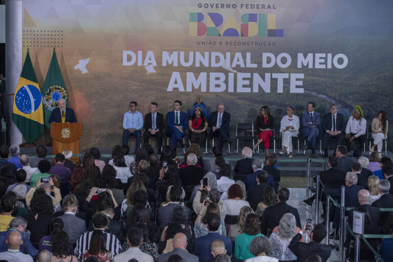 Leia mais sobre o artigo Avanços e contradições nas políticas socioambientais